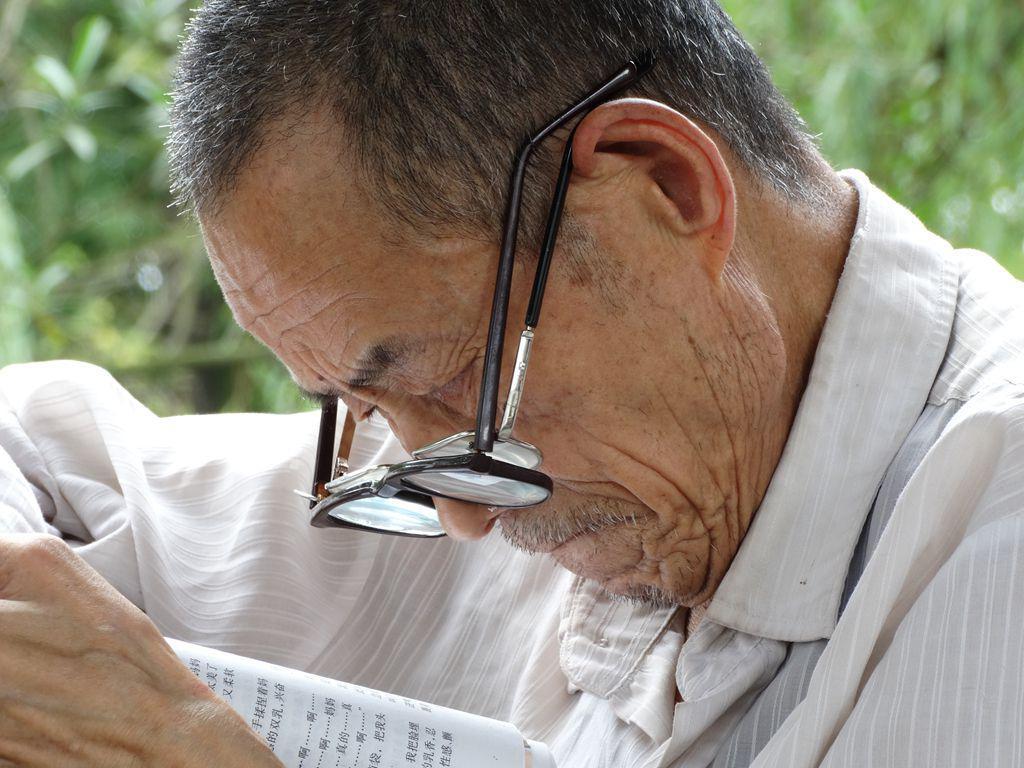 經常聽說近視老花會抵消，真相其實是……